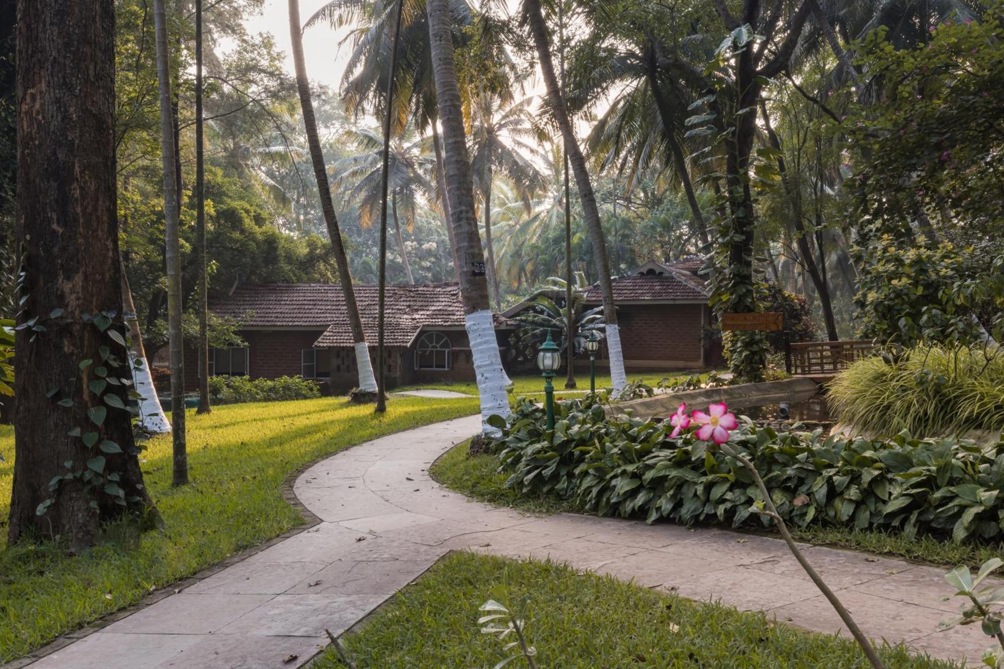 Kairali - The Ayurvedic Healing Village Palakkad Exterior foto